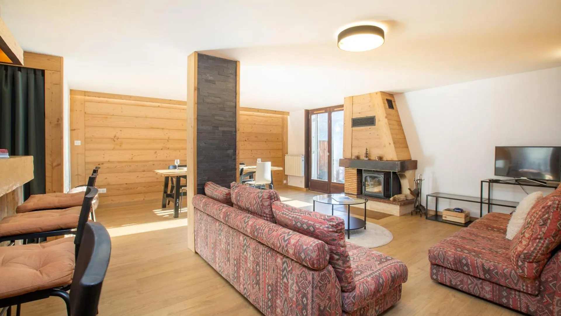 Comfortable And Spacious Morzine Apartment